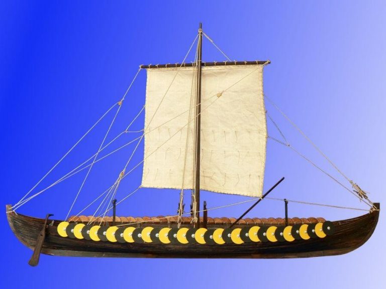 Viking Ship Gokstad - 1:72 Scale