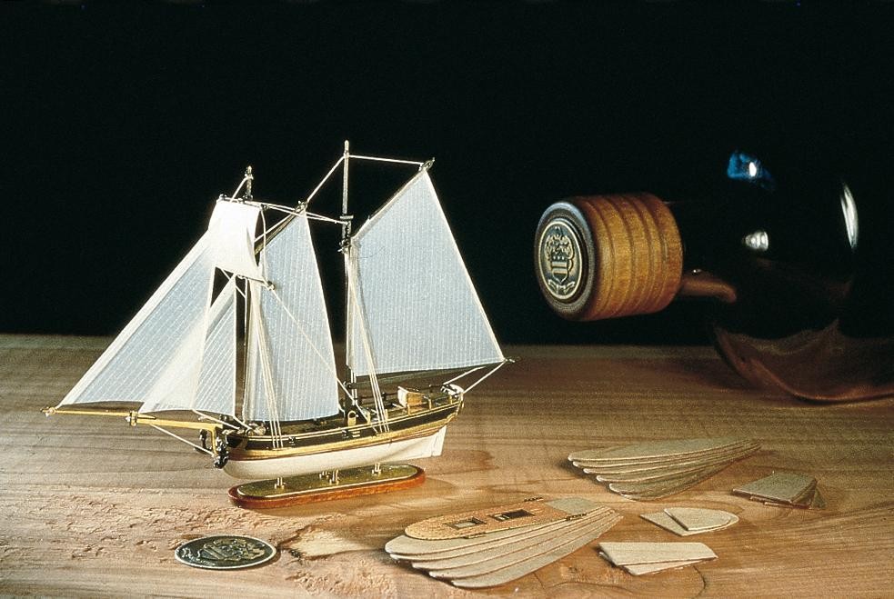 Golden Yacht Ship in a Bottle Kit - Amati