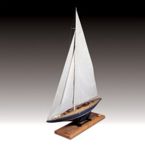 Endeavour 1:35 Scale – Amati